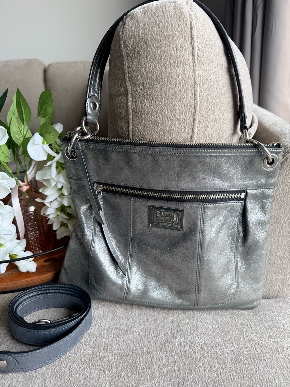 Coach Vintage Y2K Poppy Metallic Silver Leather Shoulder Bag Crossbody